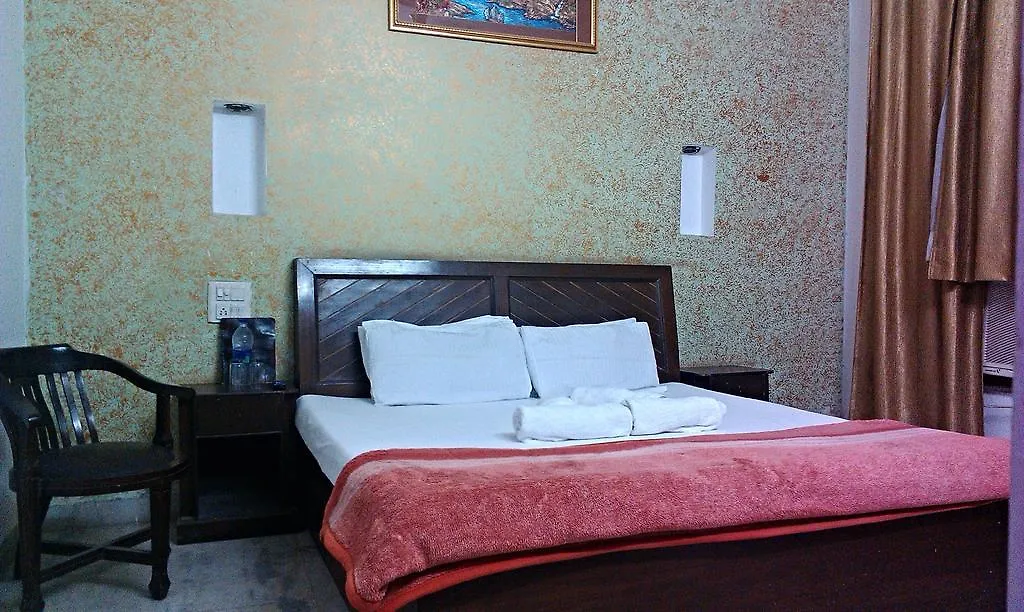 Hotel Silver Bell Zirakpur 2*,  India