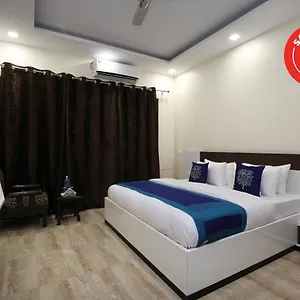 Fabhotel Shashank Hotel